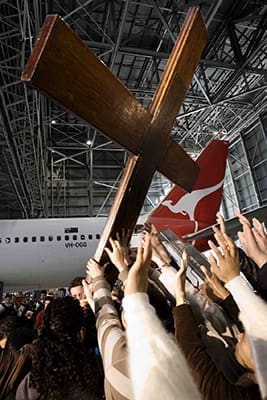 The World Youth Day cross arrives at the airport in Sydney, Australia, July 1. The cross was welcomed by the Australian prime minister, church leaders and youth. World Youth Day will be held in Sydney July 15-20, 2008. (CNS photo/Brendan Read)